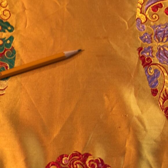 VINTAGE ASIAN Fabric with flaws at least 40 years old. - Picture 6 of 16